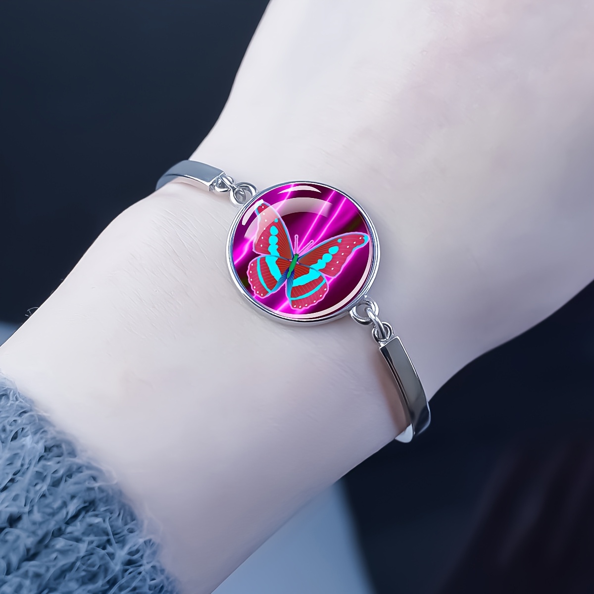 Adjustable Butterfly Design Glass Dome Charm Bracelet for Women